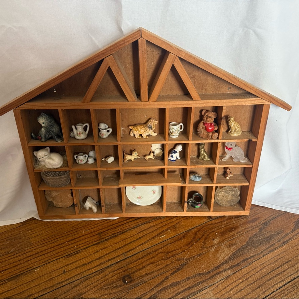 Wooden House-Shaped Display Shelf
